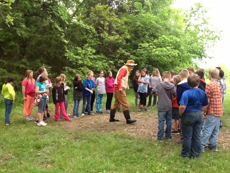 Stoutland Schools FOURTH GRADE TAKES FIELD TRIP TO FRONTIER THEATER